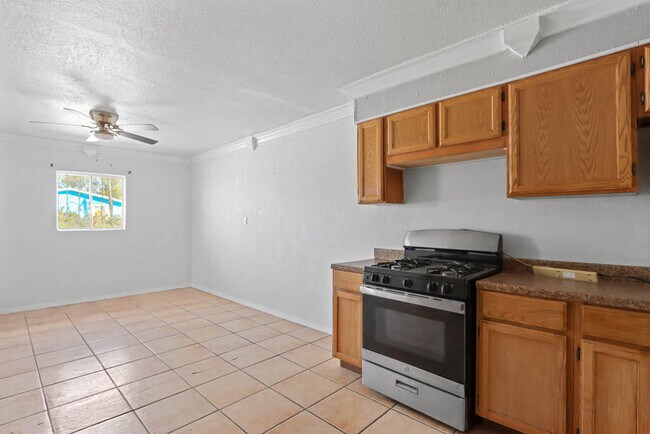 Building Photo - 1260 Las Pompas Rd