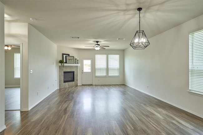 Building Photo - 2214 Timberland Country Ct