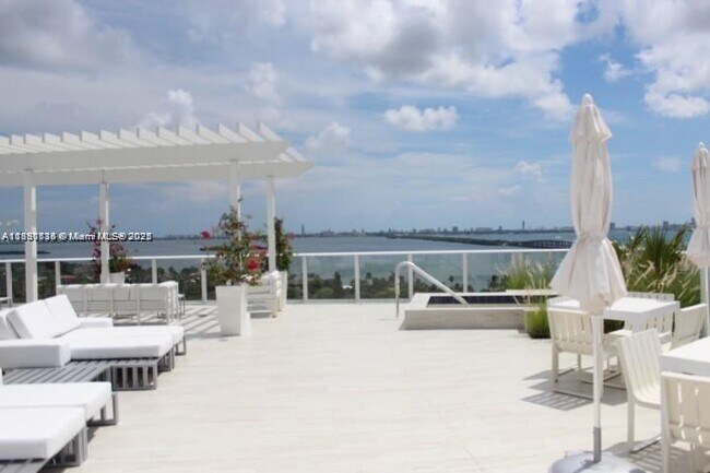 Building Photo - 4250 Biscayne Blvd
