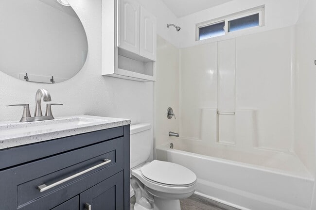 Building Photo - 2425 Spruce St