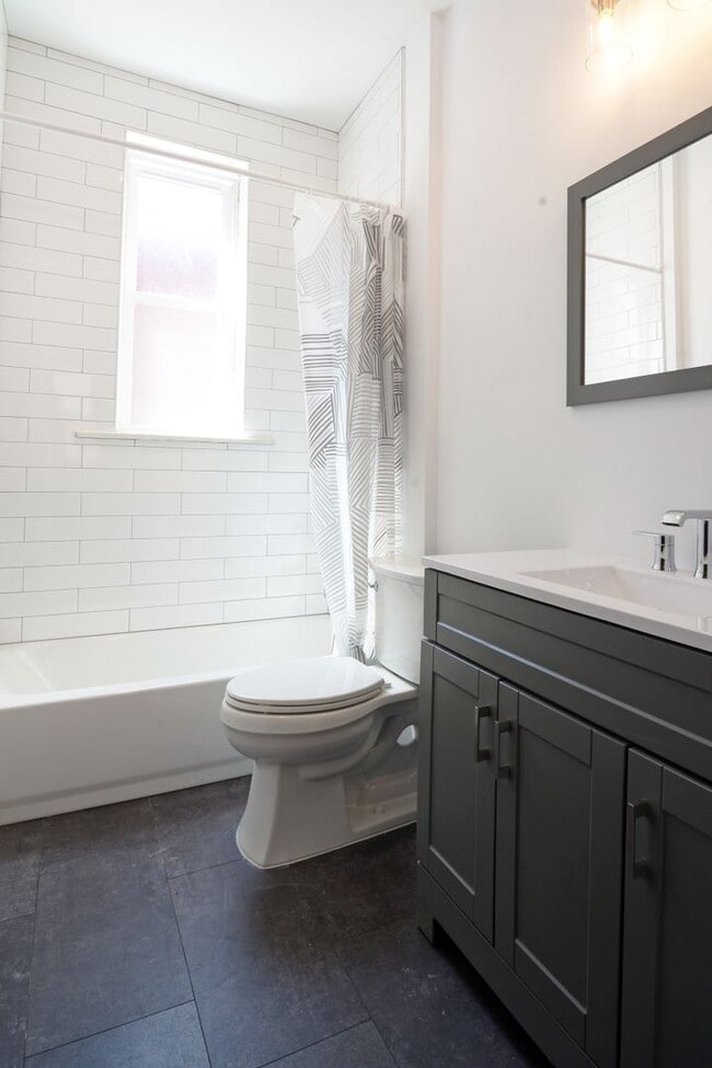 Building Photo - 3449 Iowa Ave