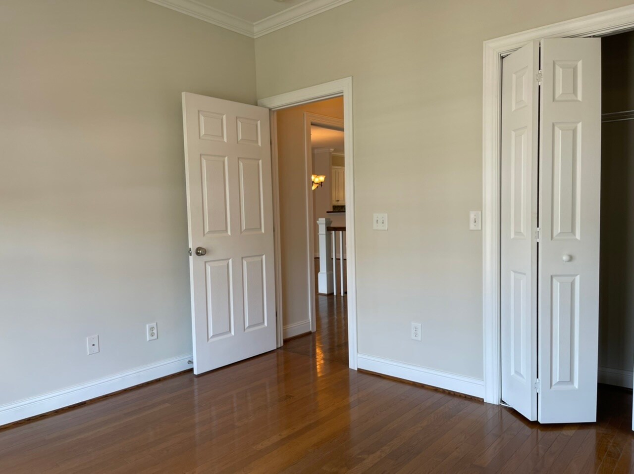 Building Photo - 144 Saint James Pl
