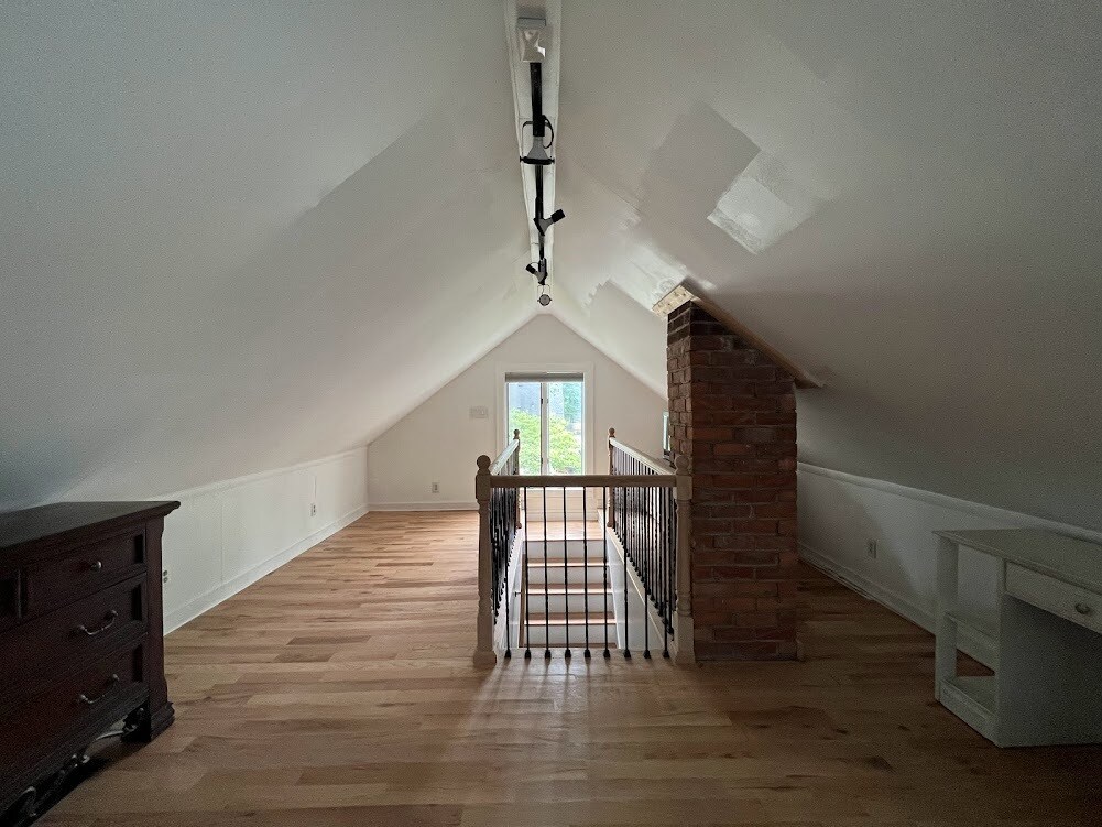 upstairs - 1334 Northway St