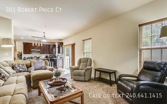 Building Photo - 301 Robert Price Ct