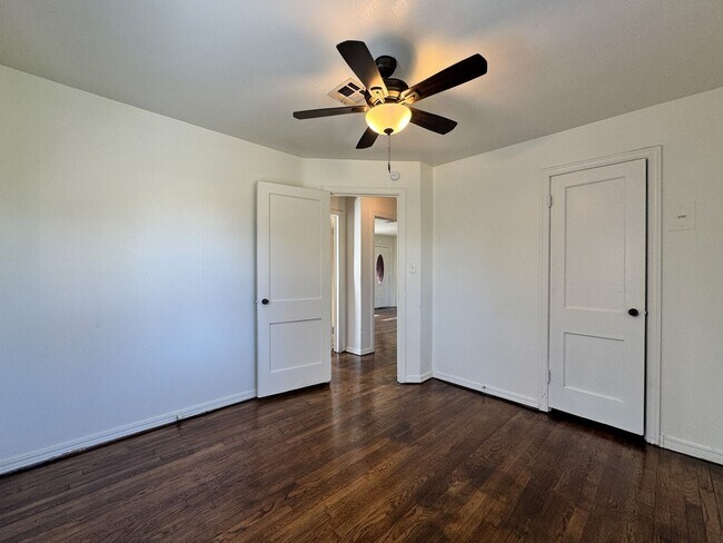 Building Photo - Charming Home for Rent