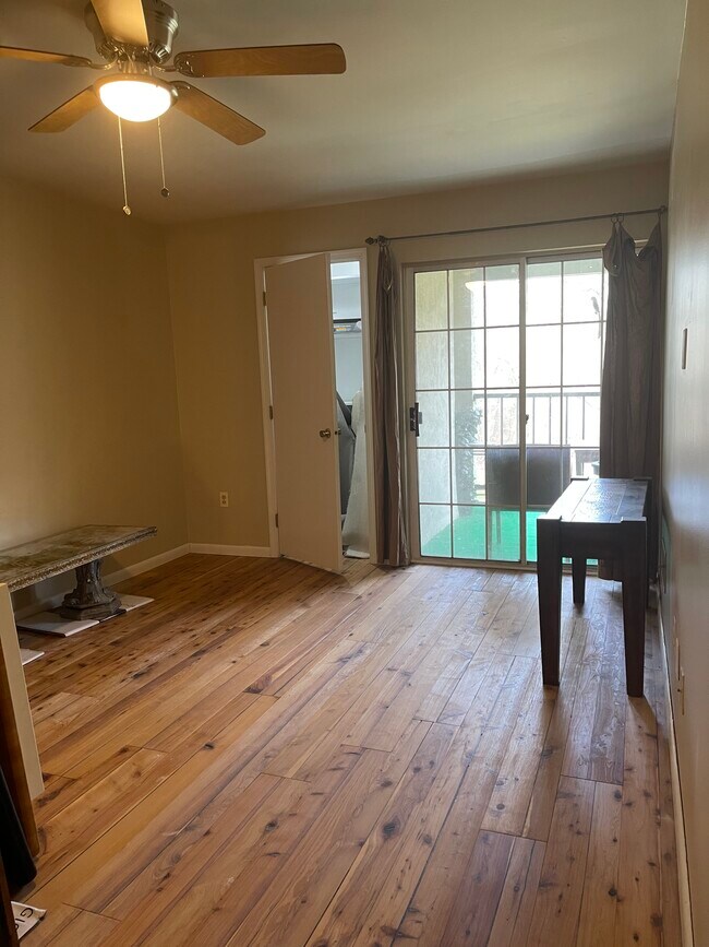 Building Photo - 280 Valley Stream Ln