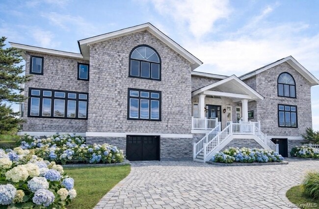 Building Photo - 605 Dune Rd