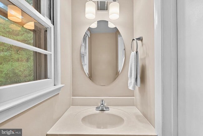 Building Photo - 4222 Braeburn Dr