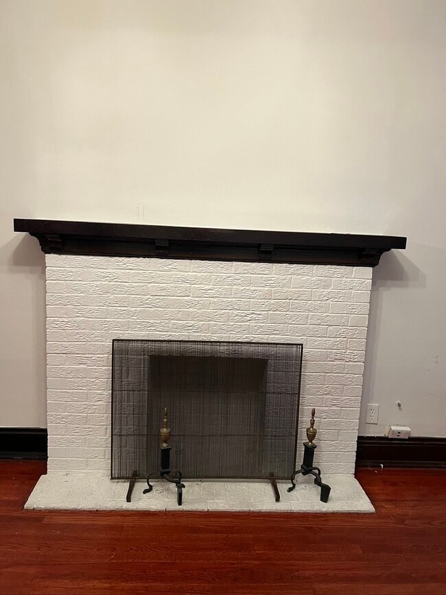 Building Photo - 4839 N Claremont Ave