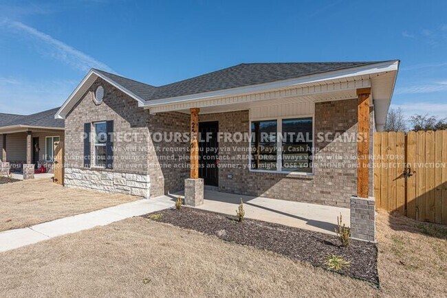 Building Photo - 2590 S Ouachita Dr