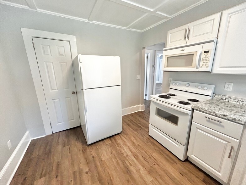 Building Photo - 224 Walker Ave