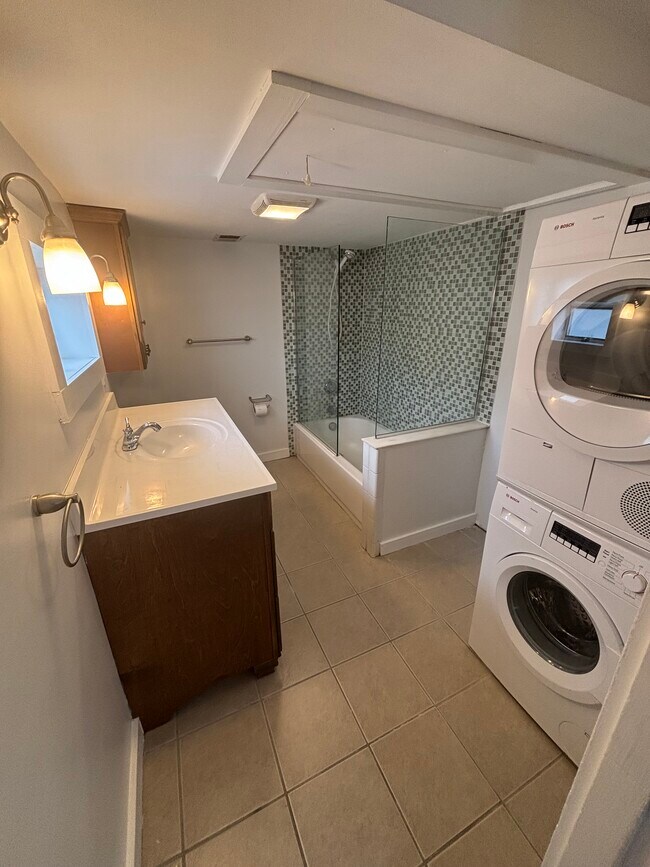 Building Photo - 15 Eastern Ave