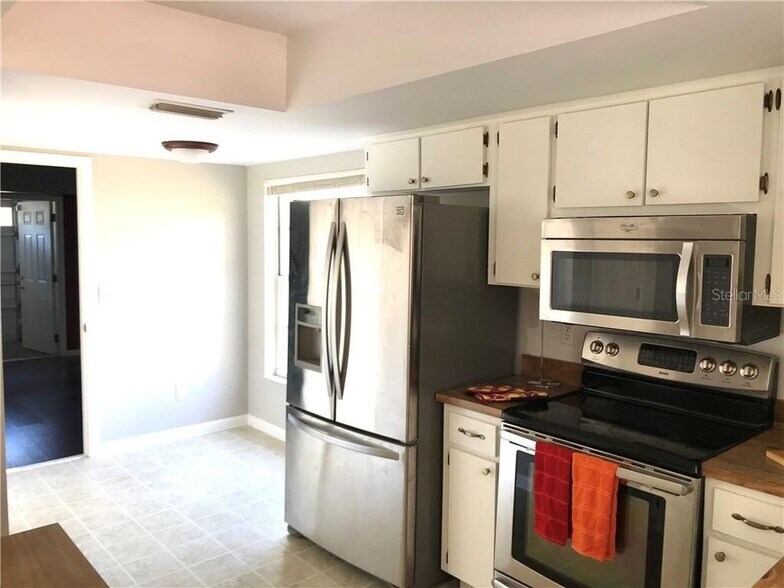 Building Photo - 4637 Cabbage Palm Dr