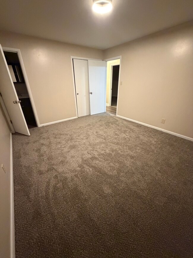 Building Photo - 4030 Redfern Dr