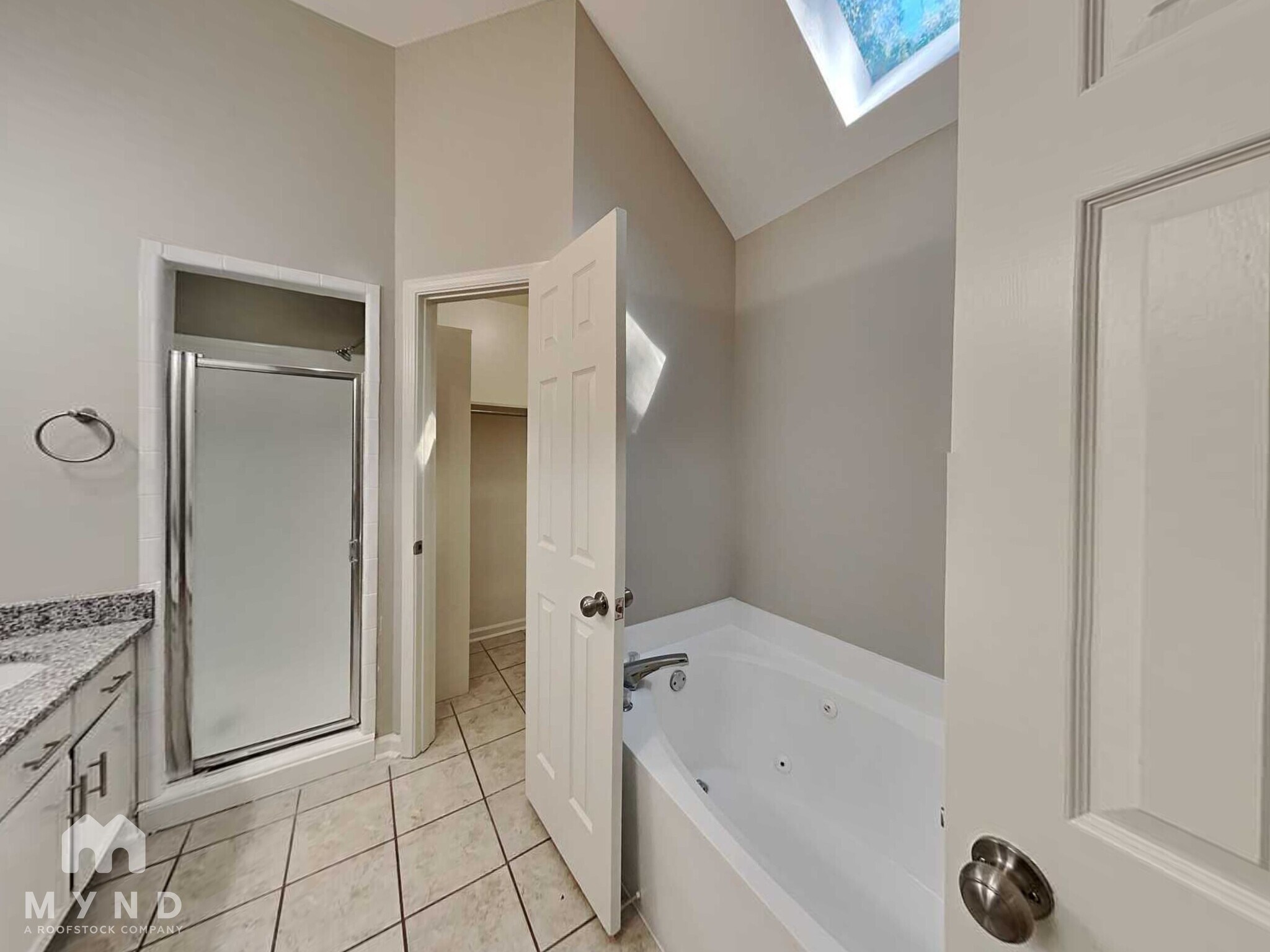 Building Photo - 3332 Nicholas Cove