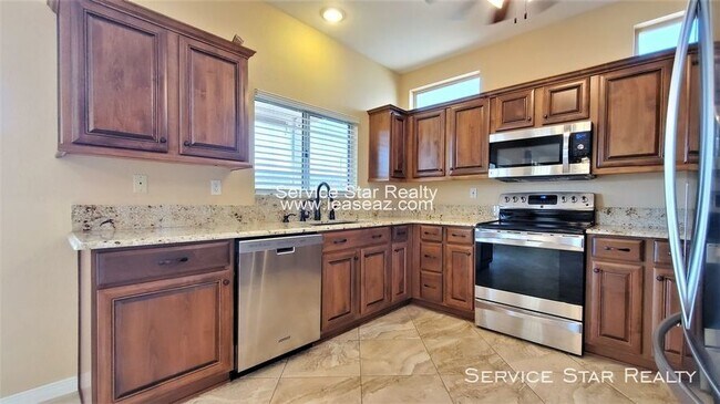 Building Photo - Sun City West - 2 bed with Den!
