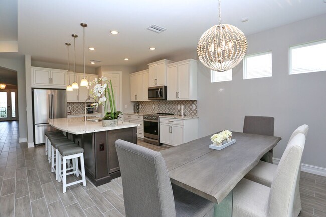 Building Photo - **Brand New, Bright & Beautiful Bonita Spr...