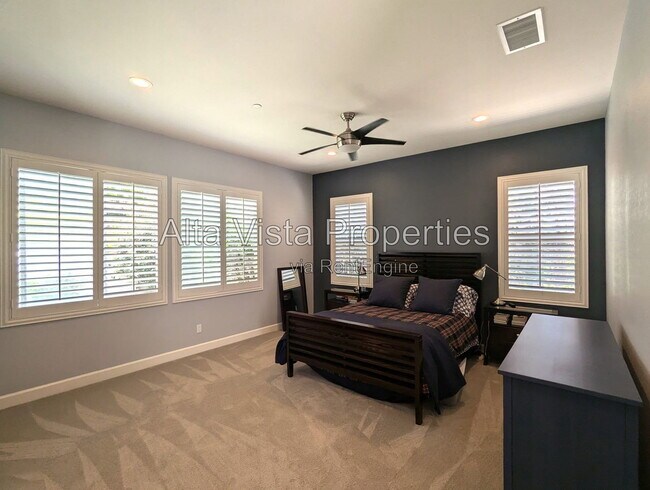 Building Photo - 9129 White Alder Ct