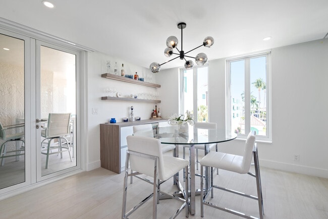 Building Photo - 100 SE 5th Ave