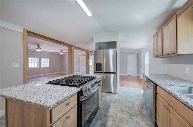 Building Photo - 838 Spring Place Rd NE