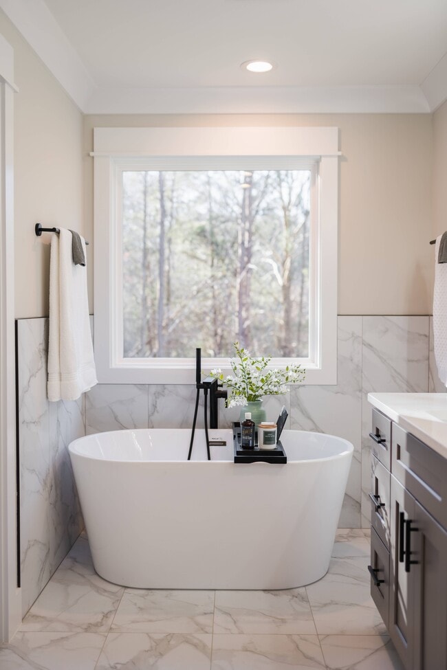 Building Photo - 104 Elohi Ln