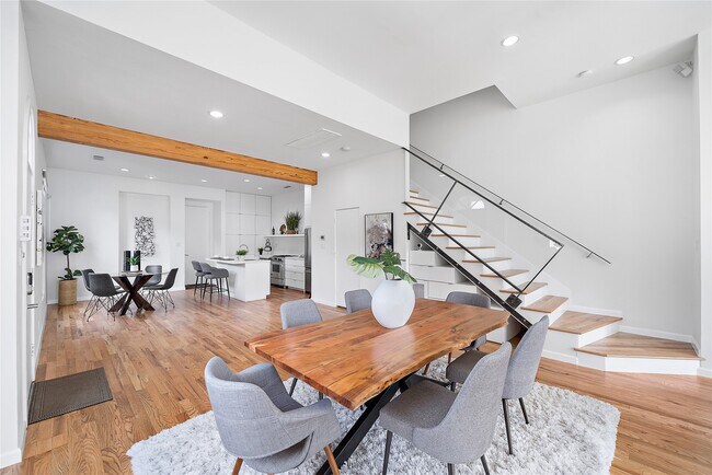 Building Photo - 2437 North Blvd