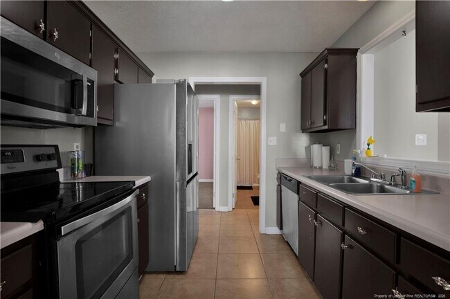 Building Photo - 300 Riverwind Dr