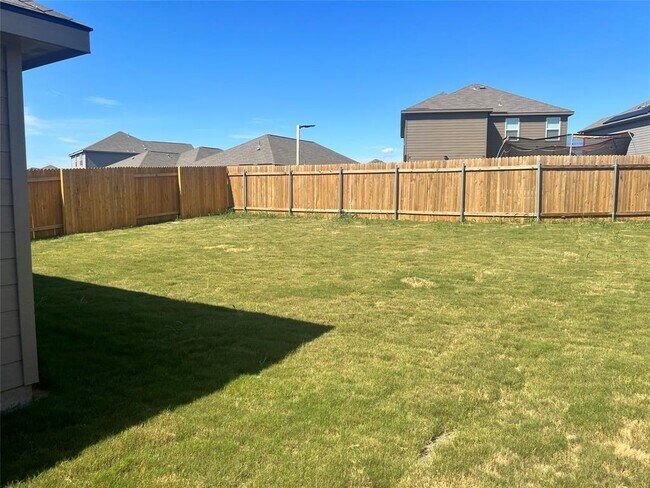 Building Photo - 125 Maywood Ln