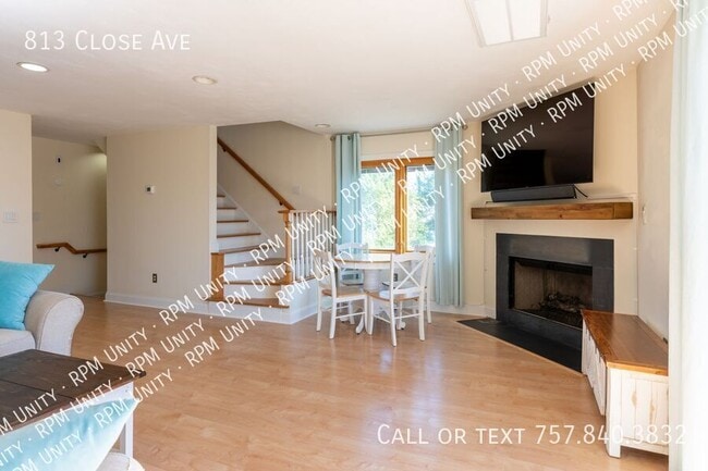 Primary Photo - 813 Close Ave