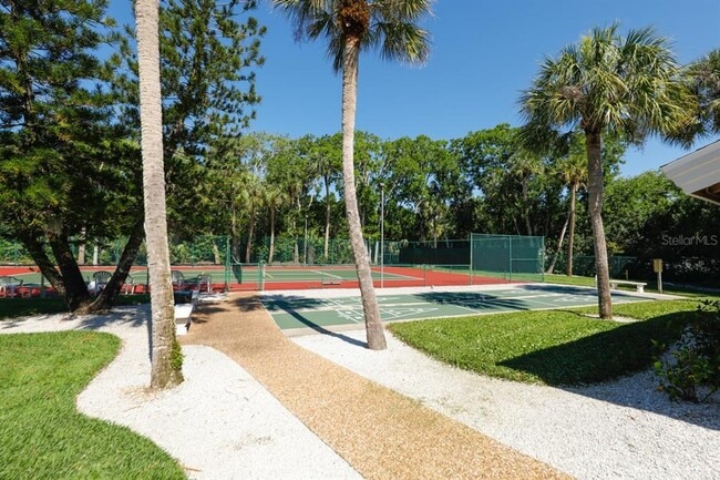 Building Photo - 4755 Village Garden Dr