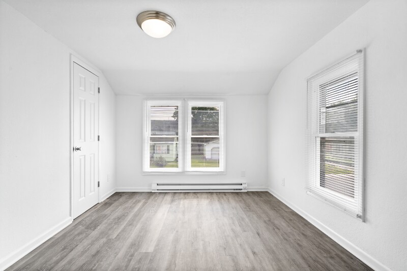 Building Photo - 102 S West St