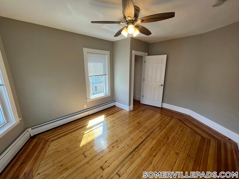 Building Photo - 2 Gilson Terrace