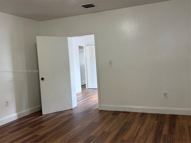 Building Photo - 6420 SW 18th Terrace