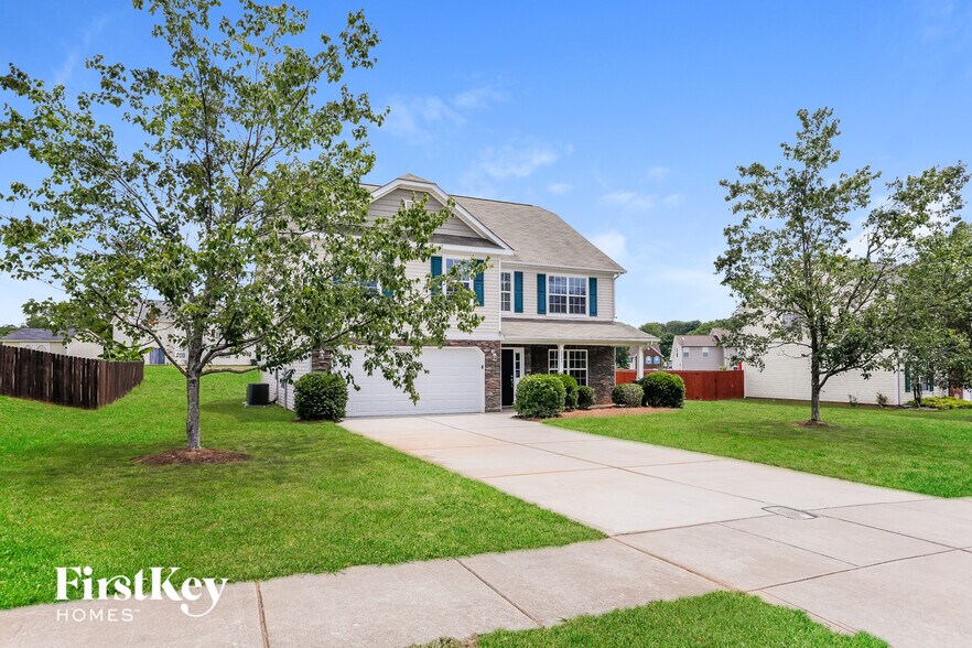 Building Photo - 2922 Blueberry Dr