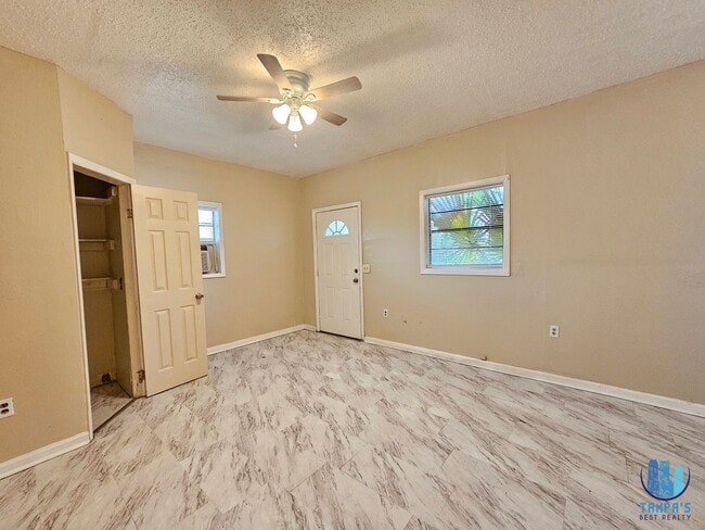 Building Photo - E99THAVE#1504