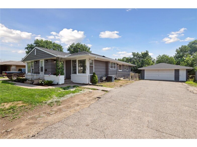 Building Photo - 6239 Xerxes Ave S