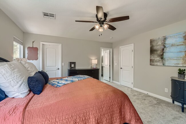Building Photo - Beautiful 3 bedroom Home Located in the Vi...