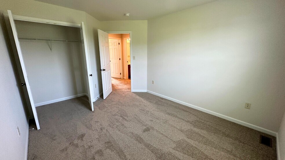 Building Photo - 210 Mount Olive Ln