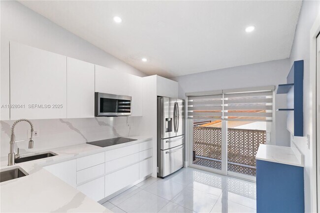 Building Photo - 3375 W 76th St