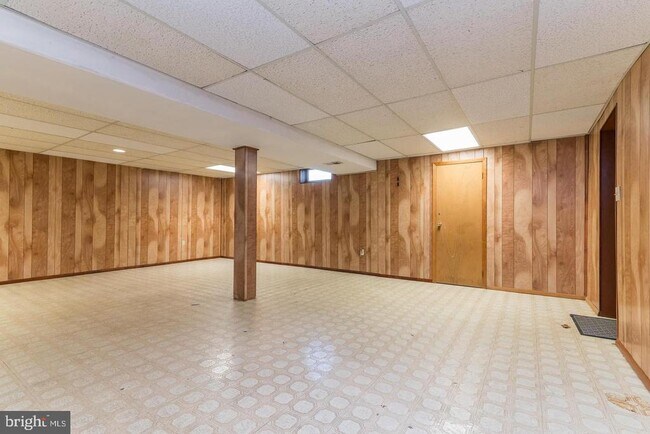 Building Photo - 1209 Crockett Ln