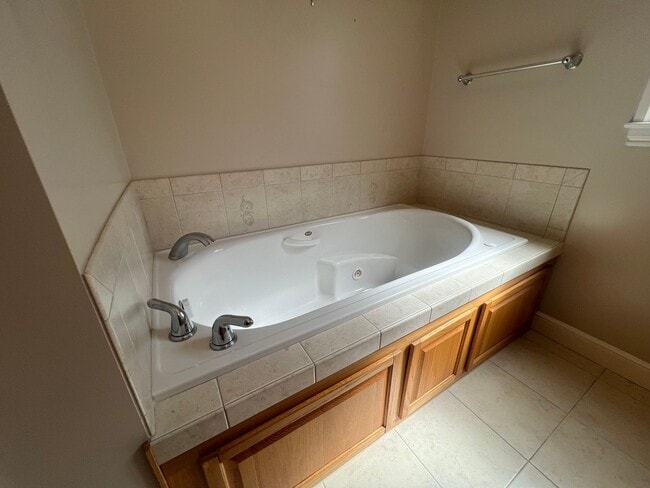 Building Photo - Beautiful 3 bed 2 bath Belmont home with amazing views. This is a must see!