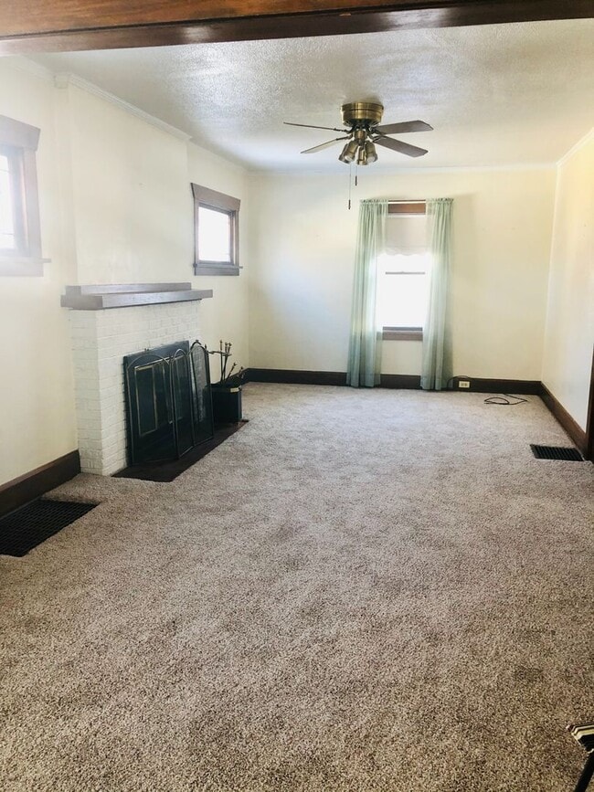 Building Photo - Loves Park 3 bedroom