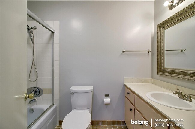 Building Photo - 151 Buckingham Dr