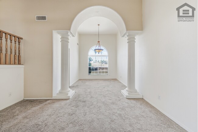 Building Photo - 5Bed/3Bath House at 67th Ave/Deer Valley Rd! Ready for Immediate Move-In! -- GOLF COURSE VIEWS! R...