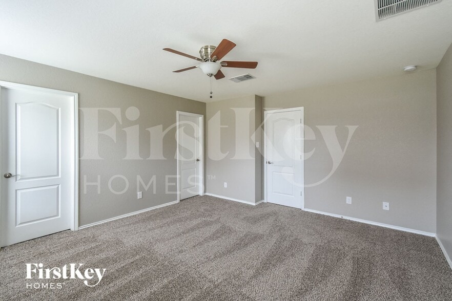 Building Photo - 8414 Piedras Crk