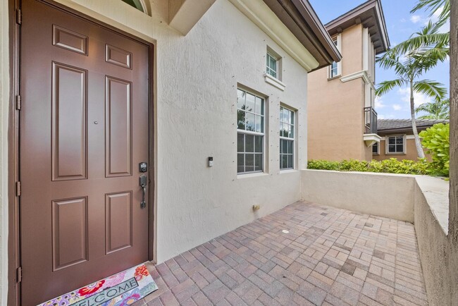 Building Photo - 12520 NW 79th Manor