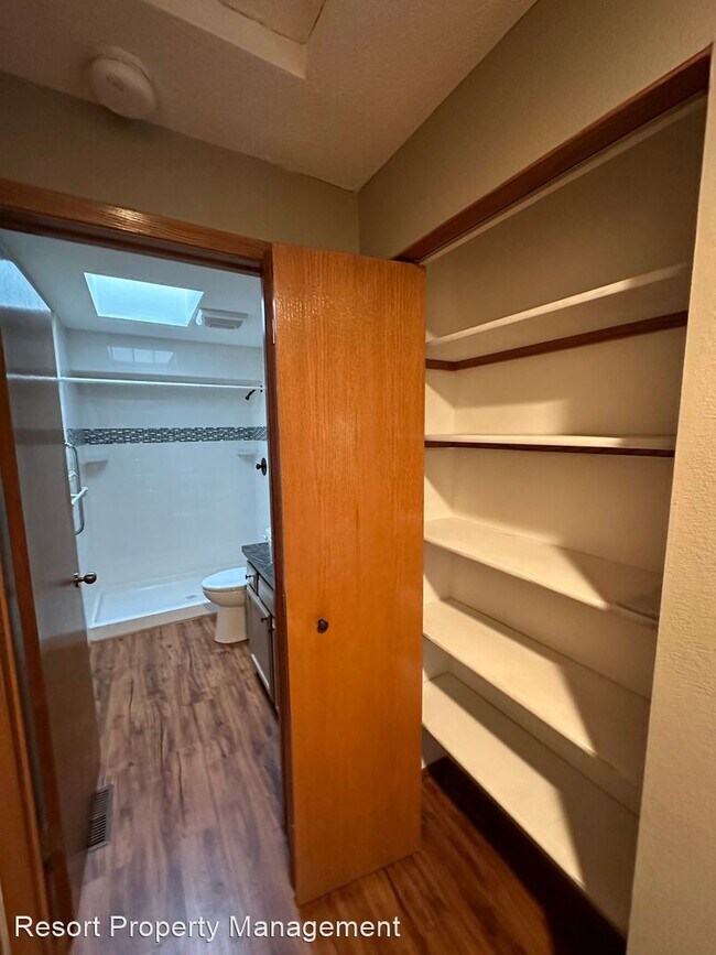 Building Photo - 3 br, 2 bath House - 910 E Loch Maree Dr