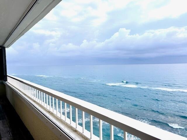 Building Photo - 5280 N Ocean Dr