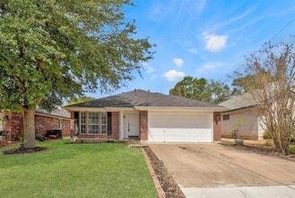 Building Photo - 16908 Ardisia Dr