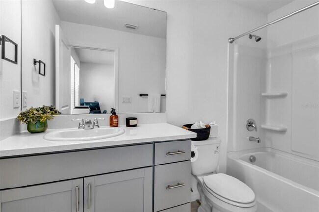 Building Photo - 8897 Daybreak St